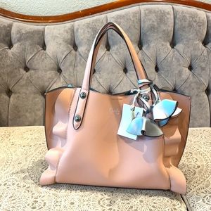 Pink ruffle Jessica Simpson purse! ❤️